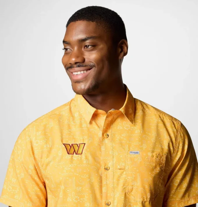 Men PFG Super Slack Tide™ Short Sleeve Shirt – Washington Commanders Men PFG Super Slack Tide™ Short Sleeve Shirt – Washington Commanders