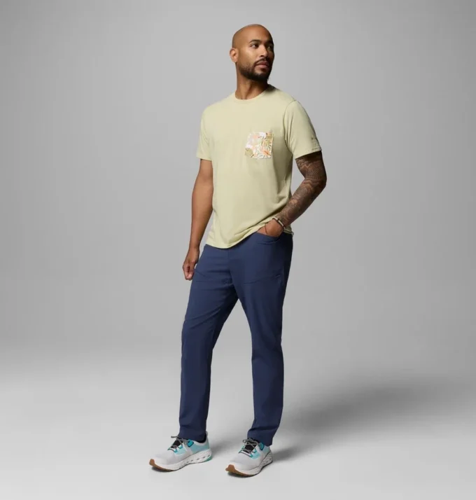 Men Wild Cast™ Short Sleeve Pocket T-Shirt