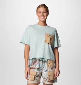 Women Cove Beach™ Cropped Pocket T-Shirt