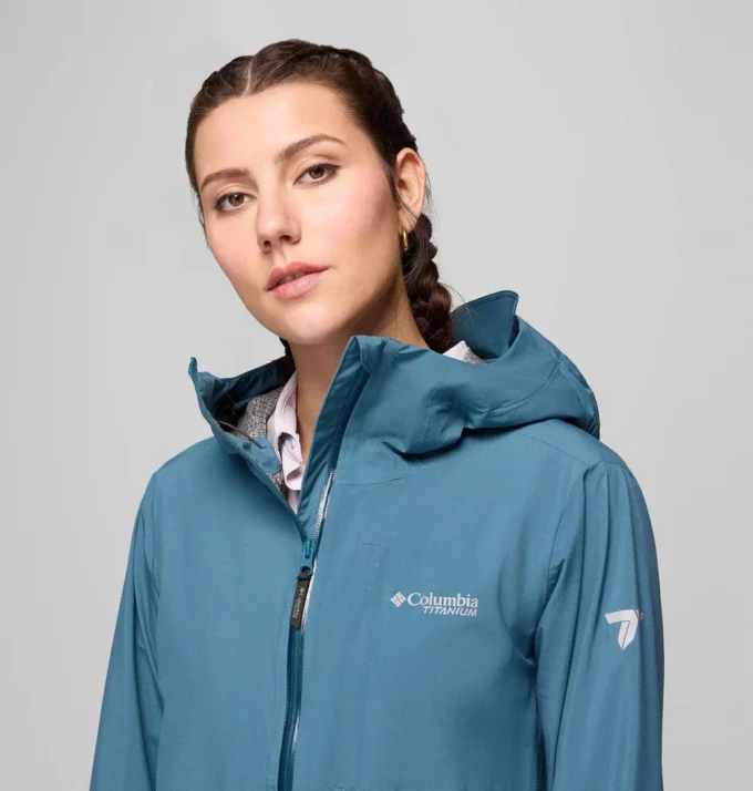Women Omni-Tech™ AmpliDry™ II Shell Women Omni-Tech™ AmpliDry™ II Shell