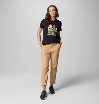 Women Ruby Springs™ Graphic Fitted Short Sleeve Shirt