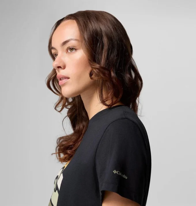 Women Ruby Springs™ Graphic Fitted Short Sleeve Shirt