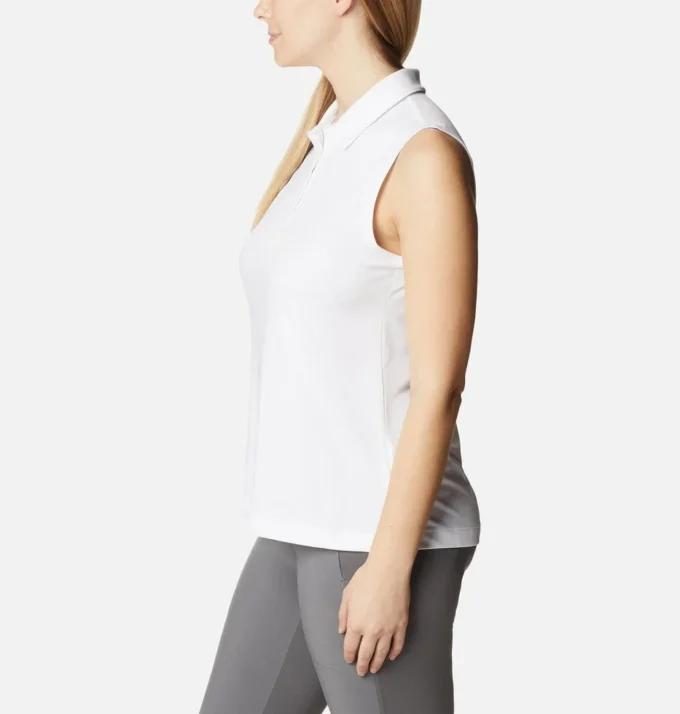 Women Tend the Ball Golf Tank