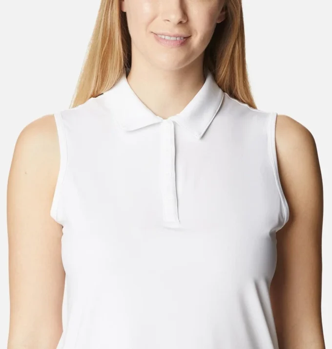 Women Tend the Ball Golf Tank